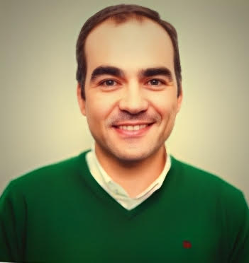 <FONT SIZE=3>Daniel D.</font size><br><b>Director de Marketing</b>